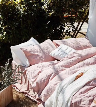 The Farmhouse Comforter Set Is Amazing!