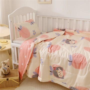 The Baby Comforter Set Is Very Healthy And Durable